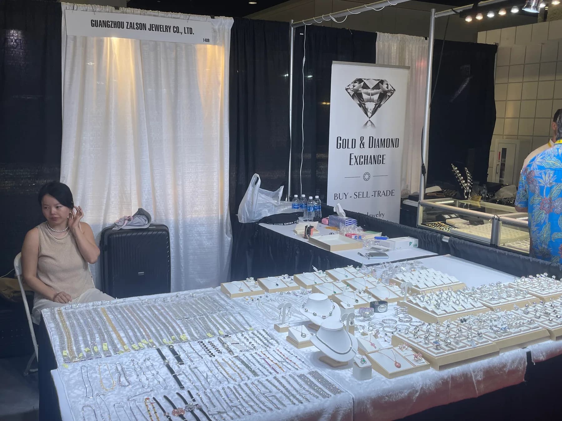Zalson Jewelry team presenting collections at a Las Vegas jewelry exhibition